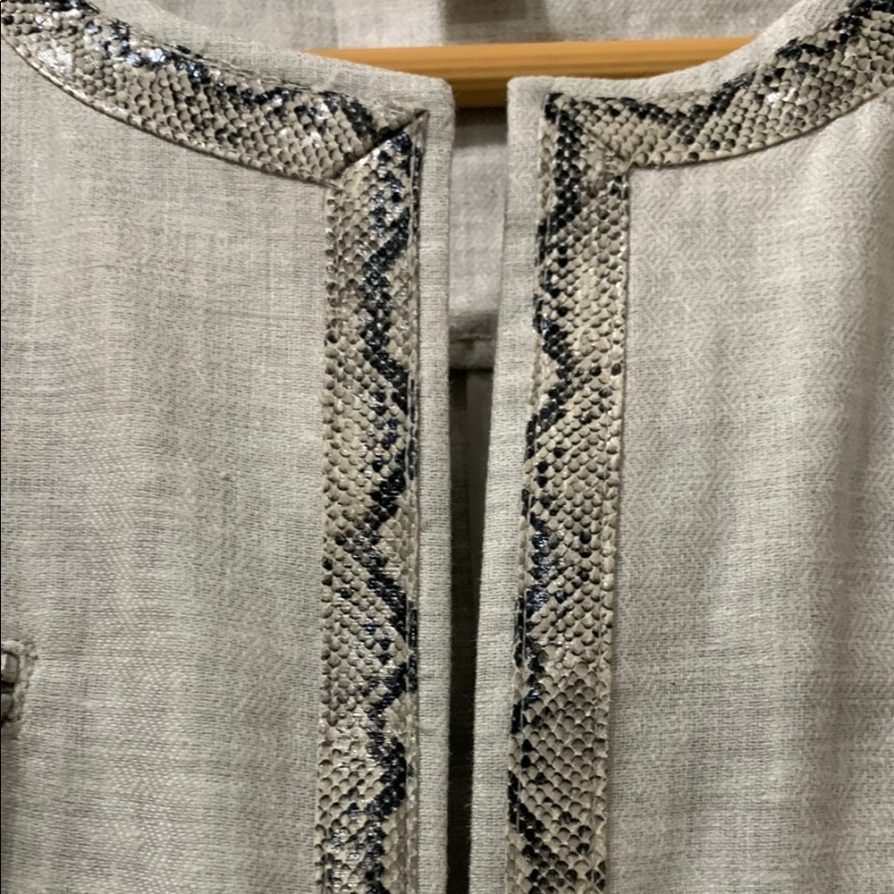 CHICO’S Elegant Cream Jacket with snake skin Black/Cream Trim - Picture 5 of 11